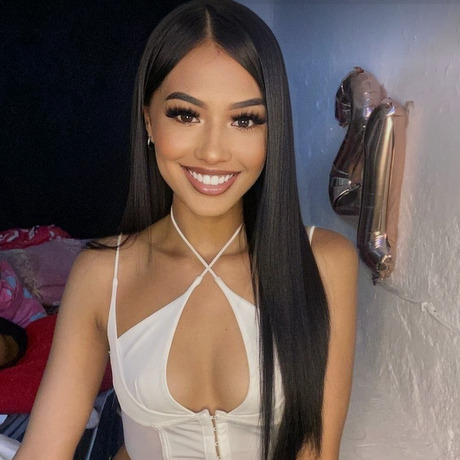Cecilia Suarez – OnlyFans Review & Similar Free Accounts